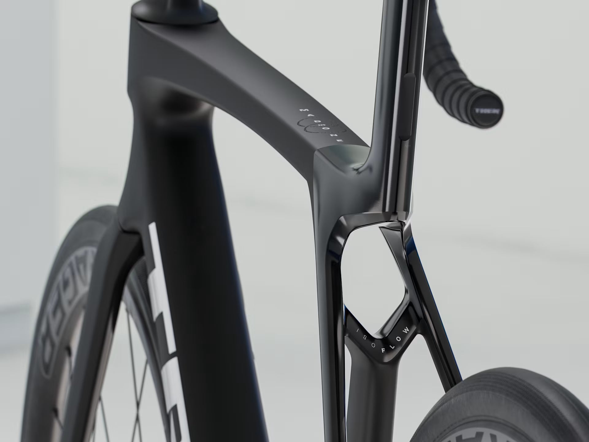 Trek Madone SL 6 Gen 8 | Aero-Rennrad Carbon Shimano 105 Di2