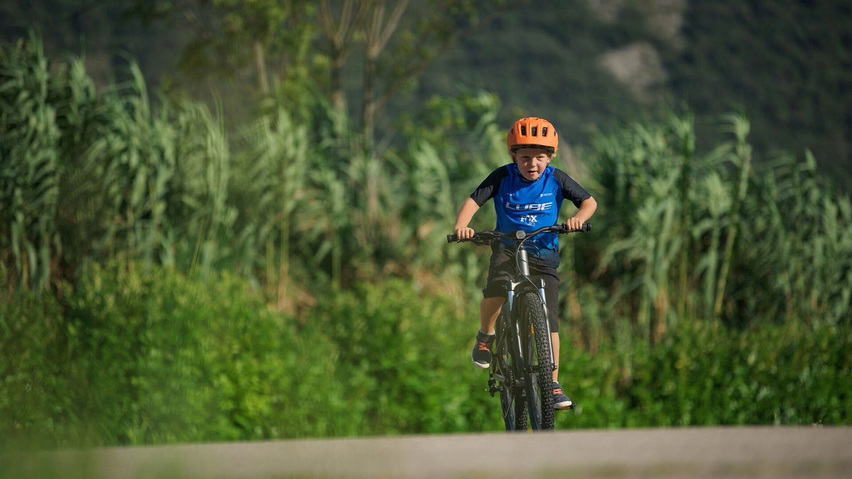 Kinder-E-Mountainbike auf Tour